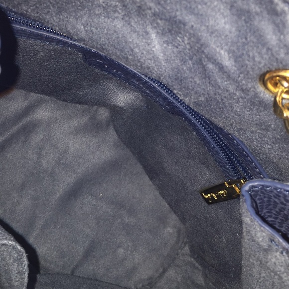 LAST ONE Maise Bucket Crossbody In Blue - Picture 7 of 8